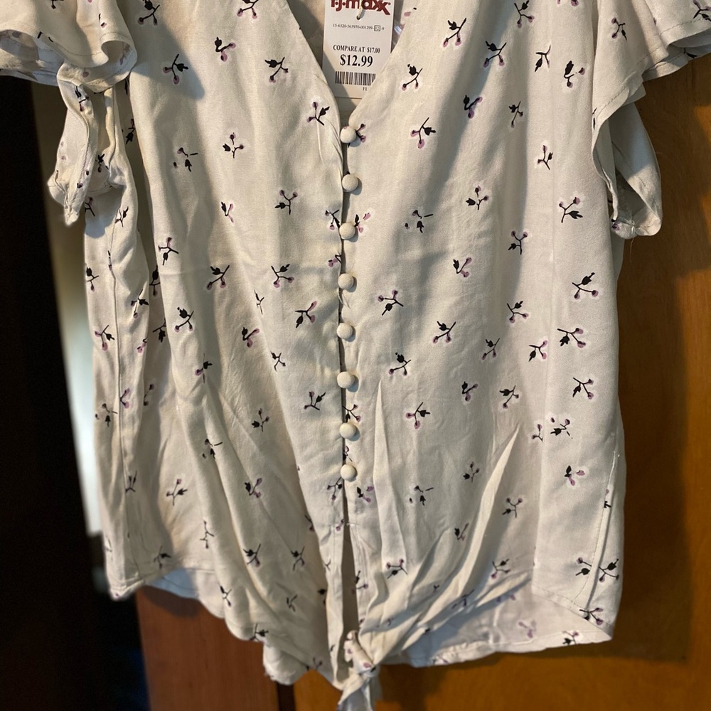 Front tie button shirt NWOT
